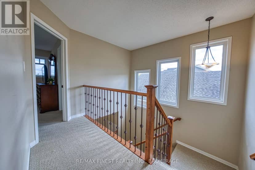 1017 Woodhaven Drive — photo 25 of 40