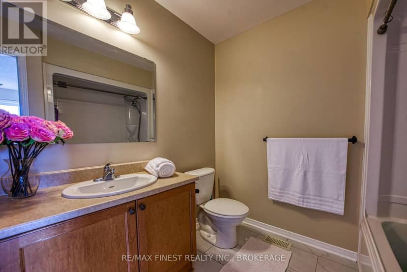 1017 Woodhaven Drive — photo 27 of 40