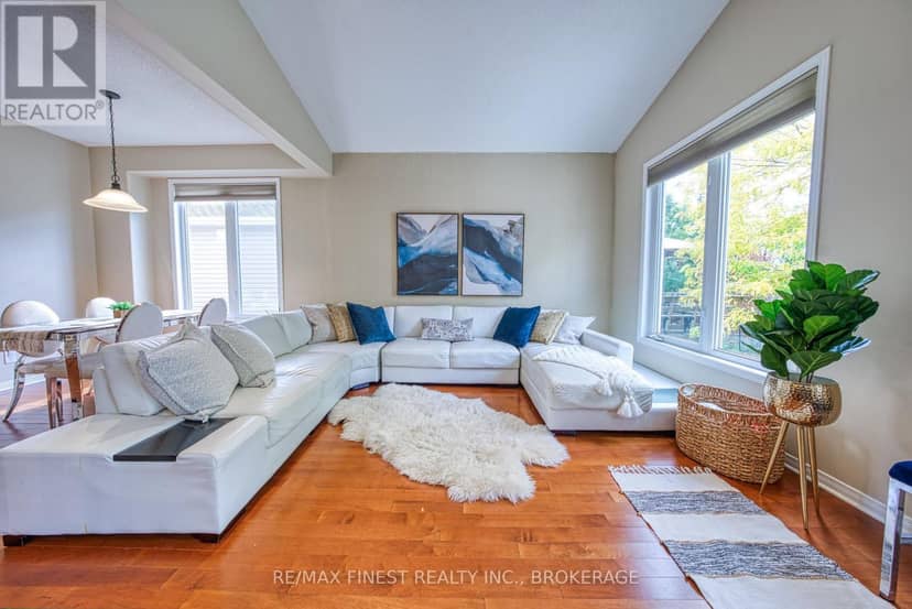 1017 Woodhaven Drive — photo 9 of 40