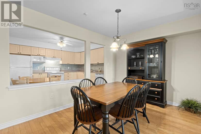 301 2 Lake Drive — photo 10 of 39