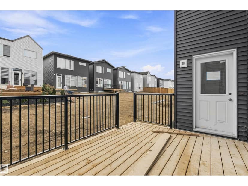 7813 Kipnes LI SW, Edmonton, photo 2
