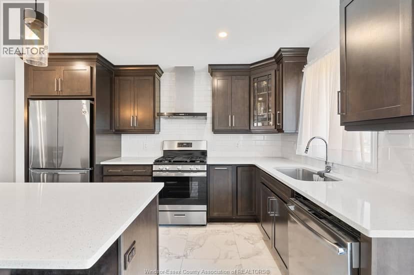 208 Clarke — photo 14 of 40
