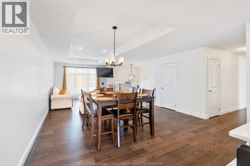 208 Clarke — photo 18 of 40