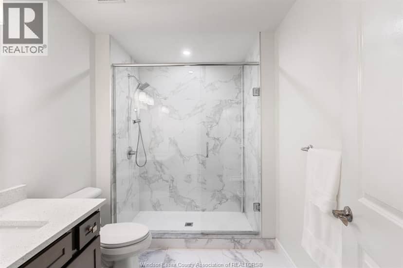 208 Clarke — photo 22 of 40