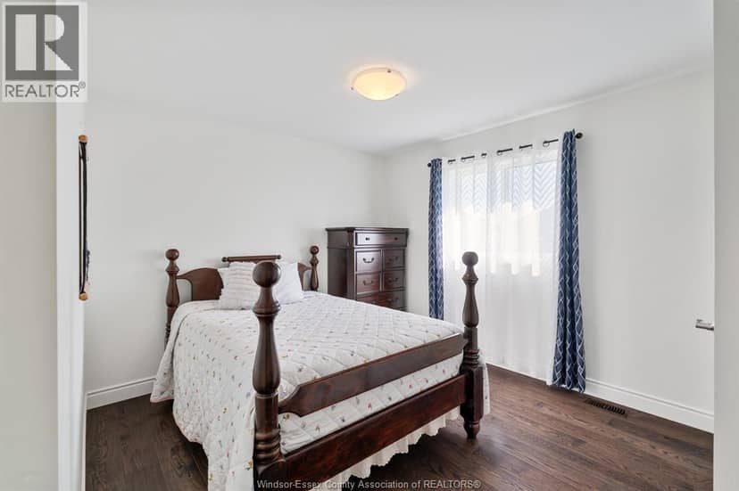 208 Clarke — photo 24 of 40