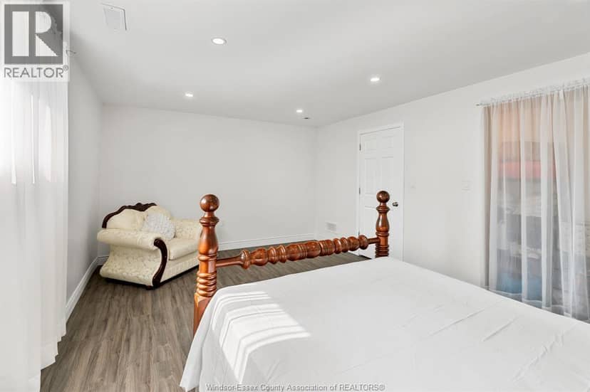 208 Clarke — photo 36 of 40