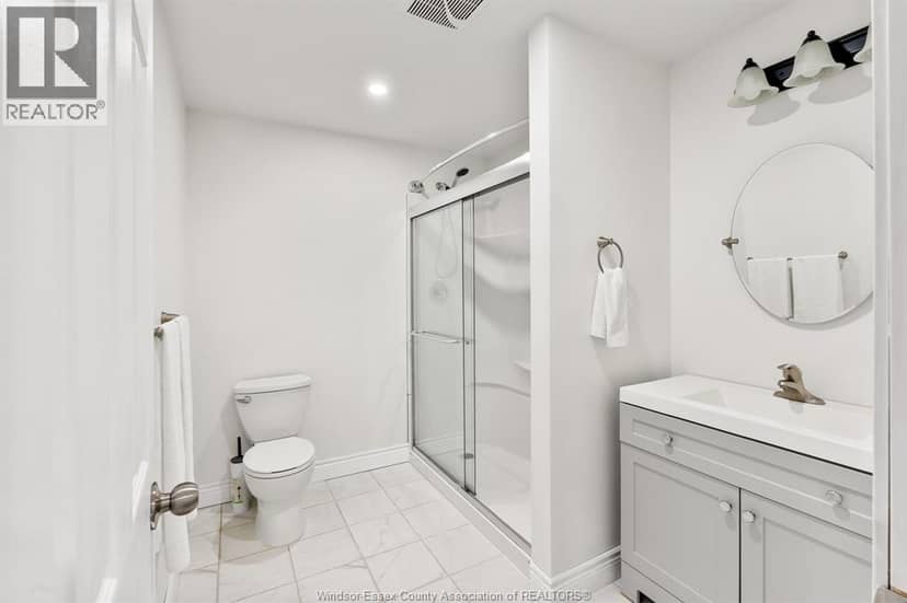 208 Clarke — photo 37 of 40