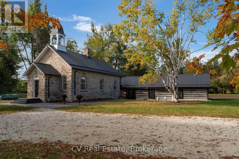1174 Concession 10 N Nottawasaga Road, Clearview, photo 2