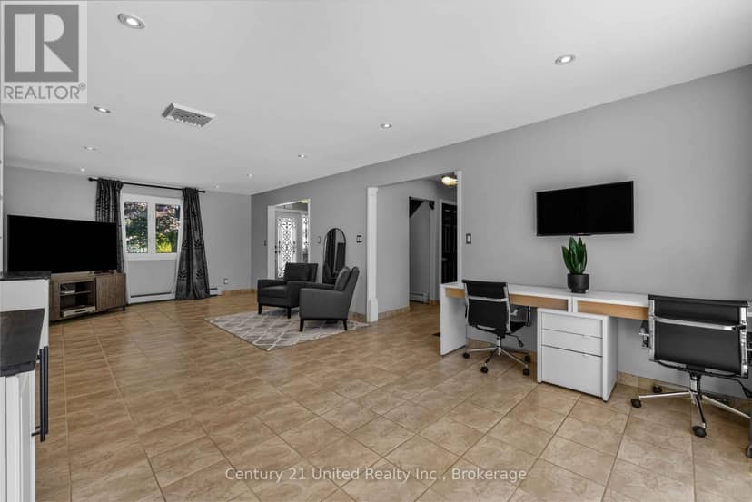 214 Hillview Drive, Peterborough, photo 5