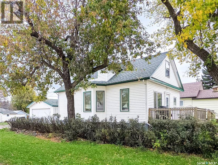 202 6th AVENUE E, Melville