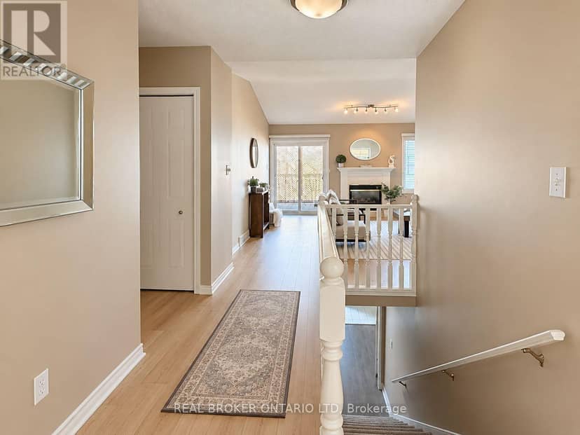 6 - 861 Shelborne Street, London South, photo 2