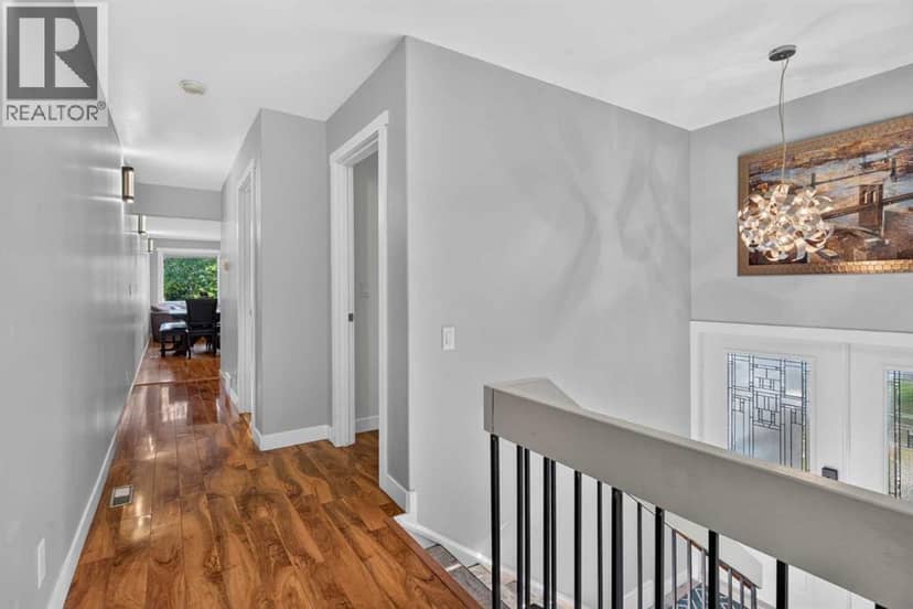 907 Ranchview Crescent NW — photo 9 of 40