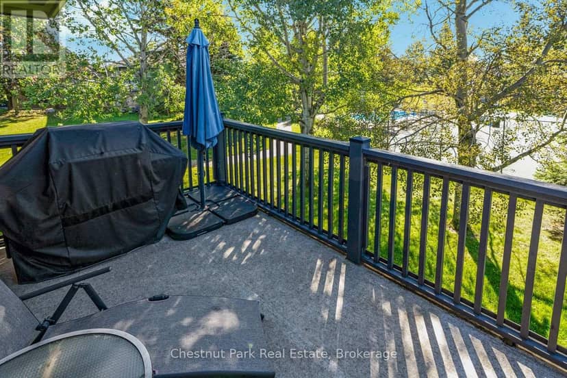 678 Johnston Park Avenue, Collingwood, photo 4