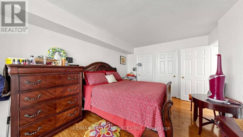 508 - 330 Mill Street S — photo 23 of 40
