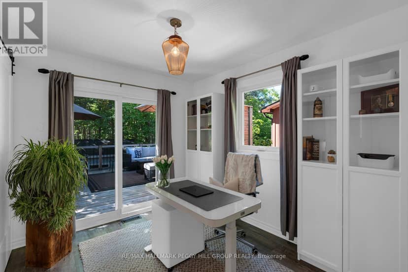 19 Austen Lane — photo 11 of 21