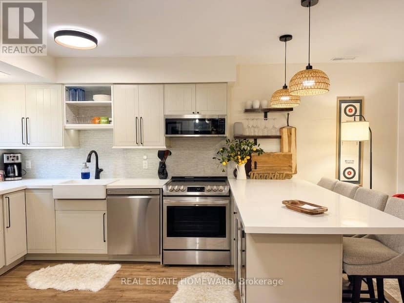 130 Escarpment Crescent — photo 3 of 16