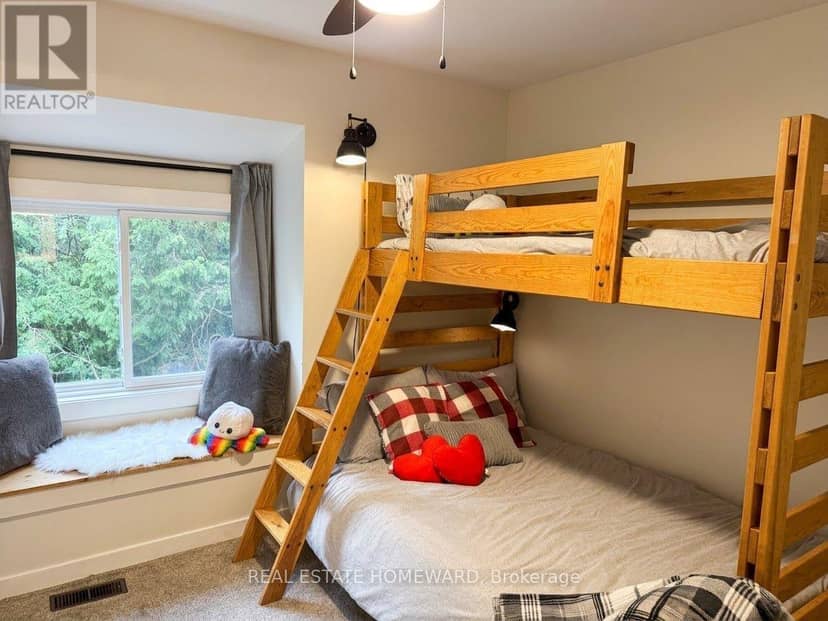 130 Escarpment Crescent — photo 9 of 16