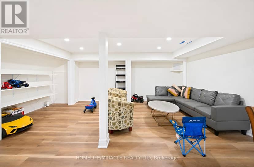 29 Holmes Drive — photo 38 of 40