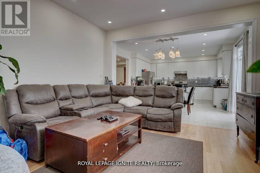 41 Northhill Avenue E — photo 14 of 26