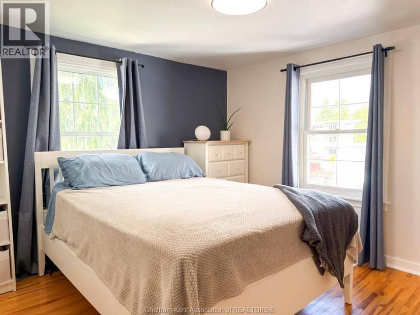 22 Dovercourt STREET — photo 16 of 38
