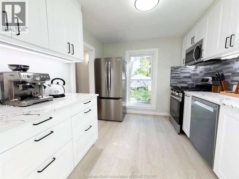 22 Dovercourt STREET — photo 4 of 38