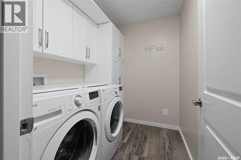 1538 Spadina Street W — photo 17 of 40
