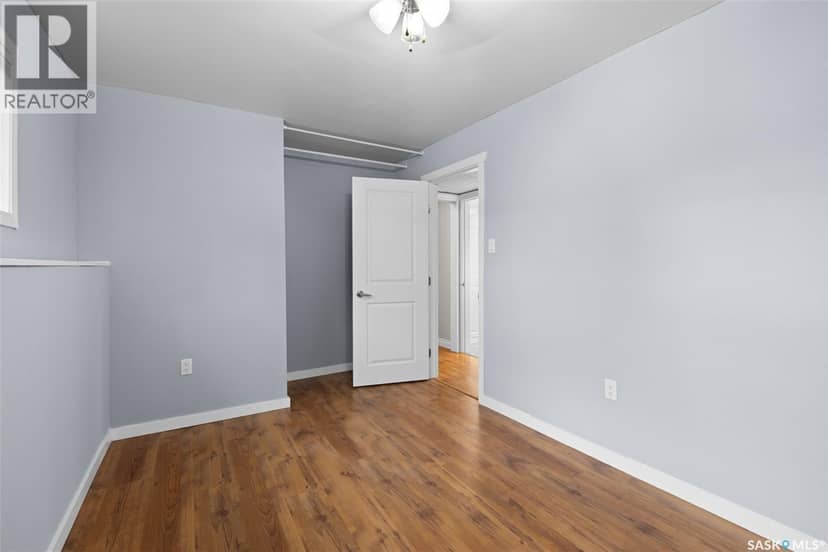 1538 Spadina Street W — photo 36 of 40