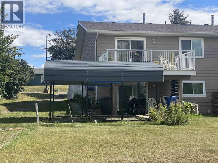 238 ELM AVENUE, 100 Mile House