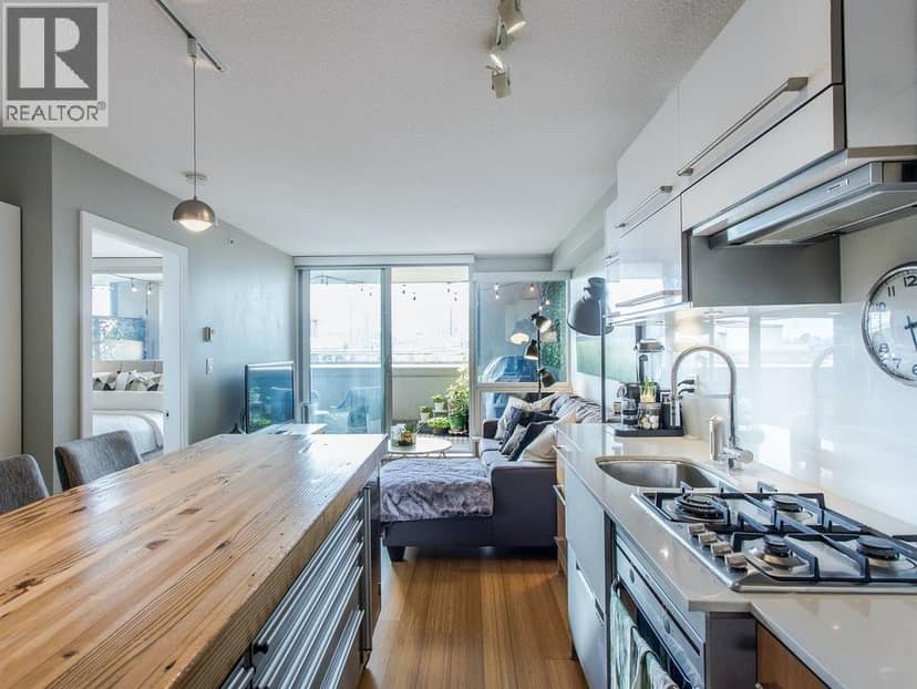 605 718 MAIN STREET, Vancouver, photo 2