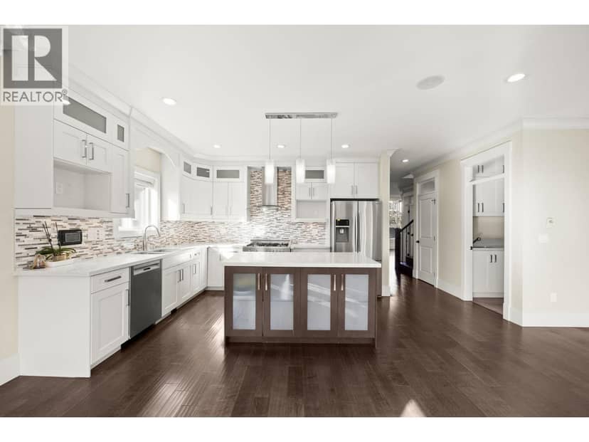 7028 BROADWAY, Burnaby, photo 2