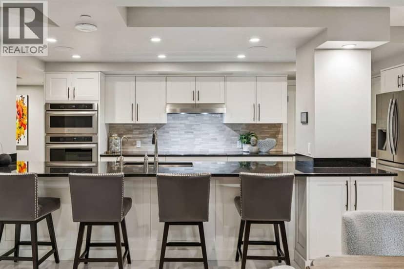 8203, 400 Eau Claire Avenue SW, Calgary, photo 2