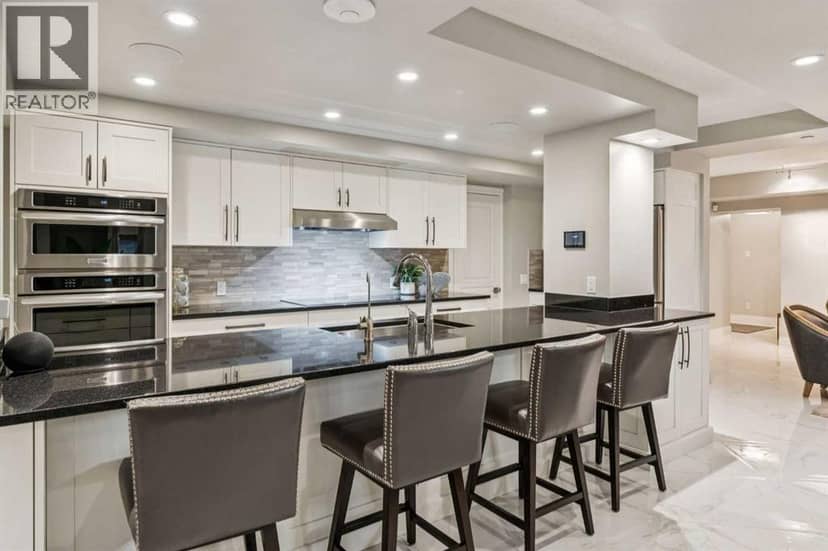 8203, 400 Eau Claire Avenue SW, Calgary, photo 3