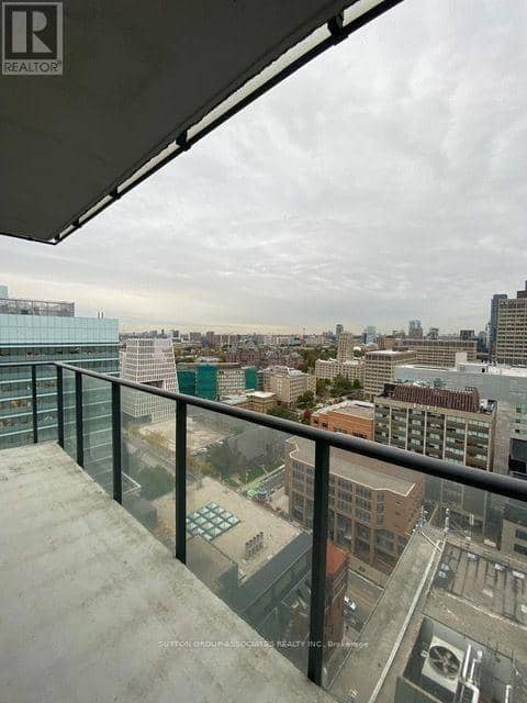 2411 - 770 Bay Street — photo 7 of 33