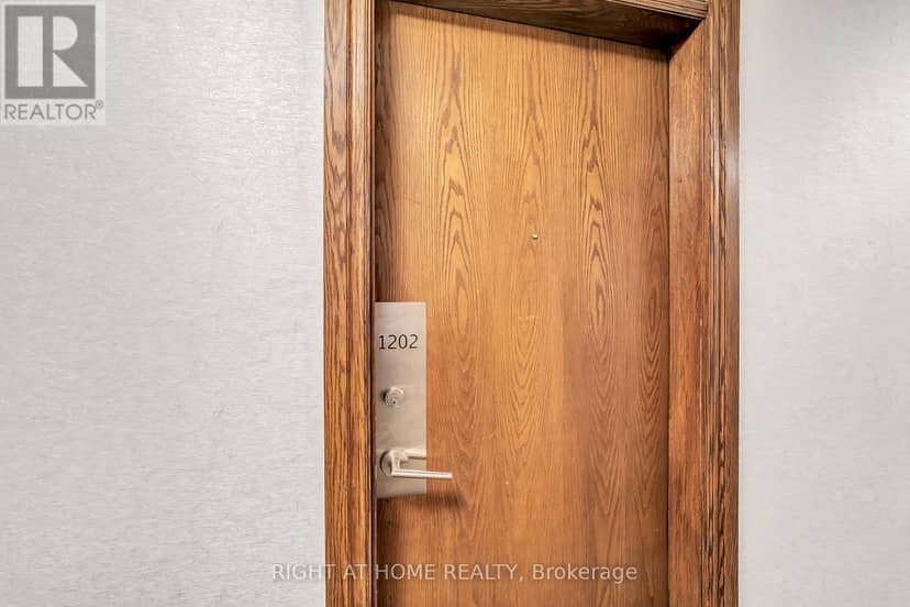 1202 - 11 Oneida Crescent — photo 7 of 25