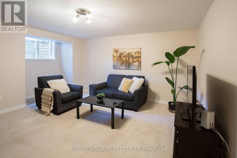 71 - 1061 Eagletrace Drive — photo 23 of 33