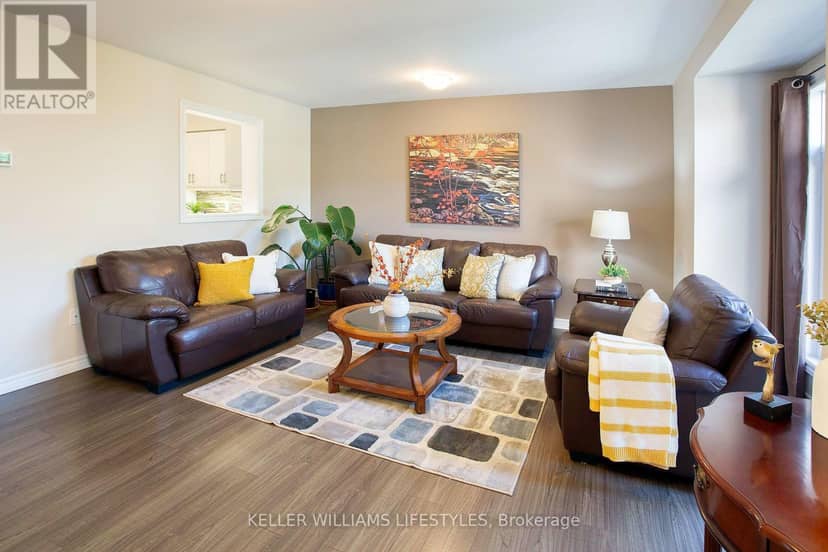 71 - 1061 Eagletrace Drive — photo 5 of 33