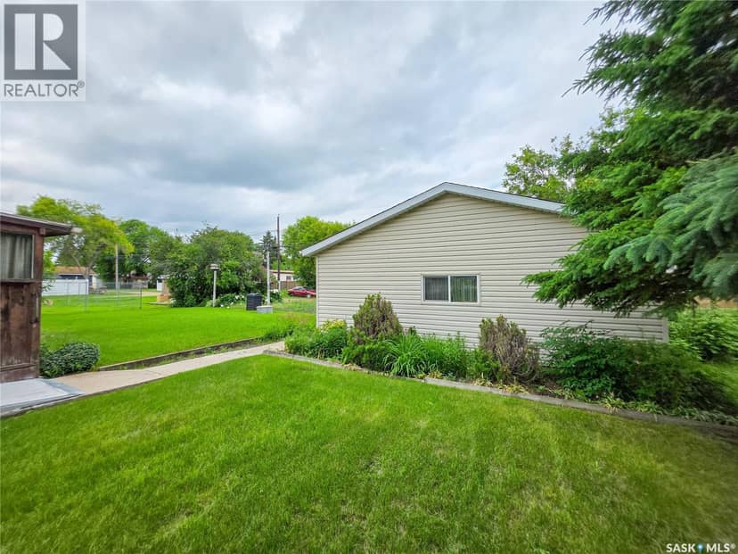 618 4th AVENUE W, Melville, photo 5