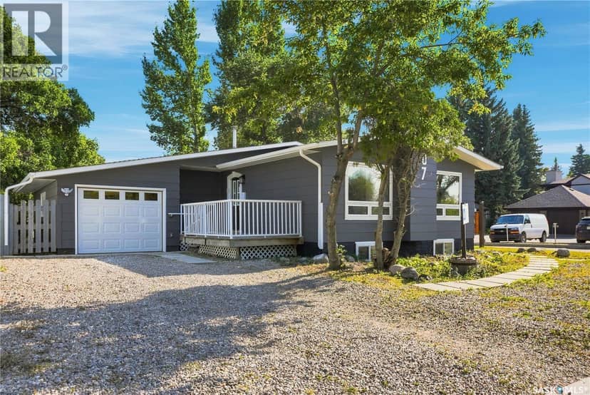 607 Lenore DRIVE — photo 2 of 40
