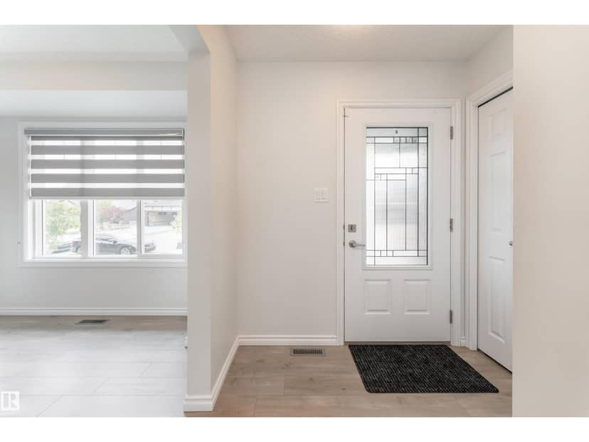2416 Wonnacott Co SW, Edmonton, photo 3