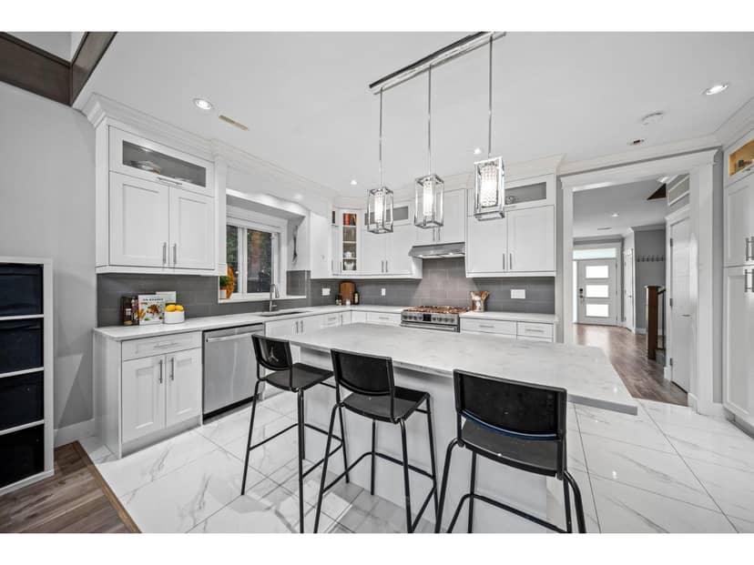 27247 33B AVENUE, Langley