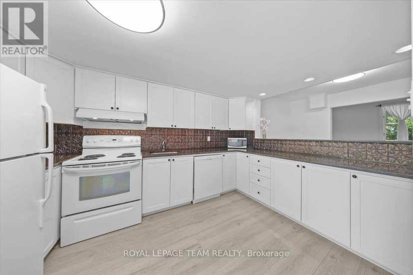 135 Upper Lorne Place — photo 17 of 40