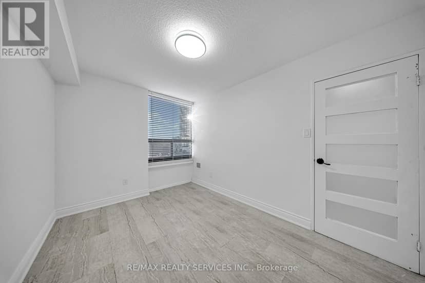 701 - 20 Mississauga Valley Boulevard — photo 20 of 40