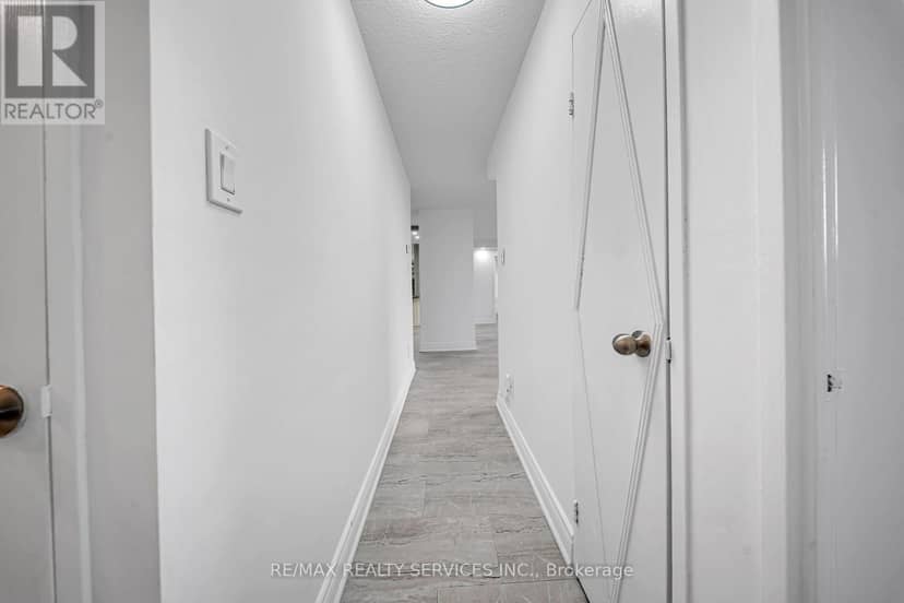 701 - 20 Mississauga Valley Boulevard — photo 31 of 40