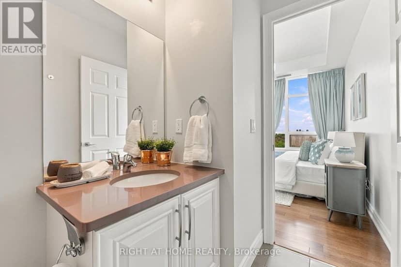 1301 - 1135 Royal York Road — photo 36 of 38