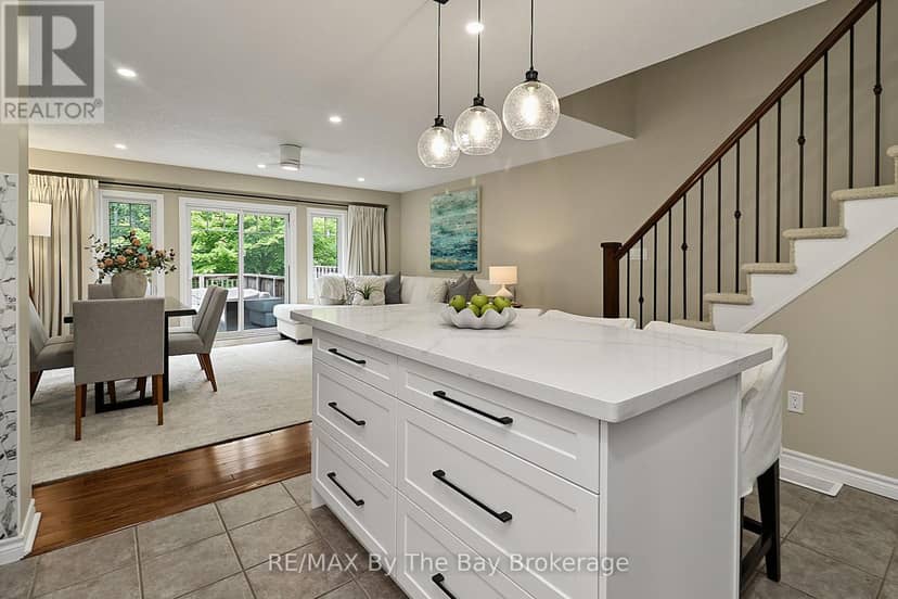 50 Silver Glen Boulevard — photo 9 of 40