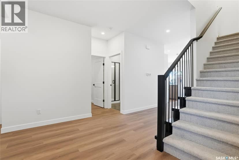 190 Doran WAY — photo 3 of 40