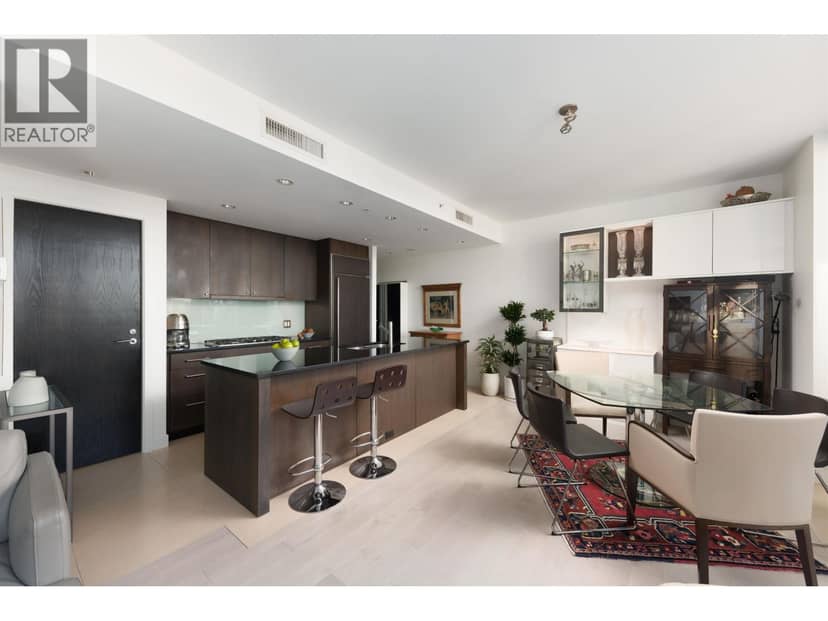 801 1455 HOWE STREET, Vancouver, photo 2