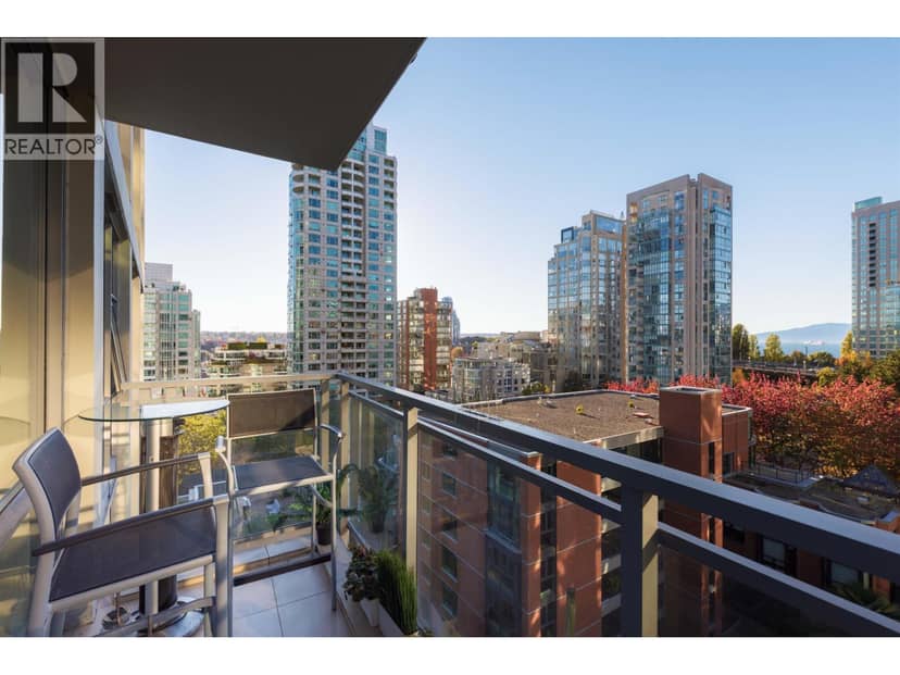 801 1455 HOWE STREET, Vancouver, photo 3