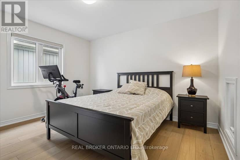 90 Erskine Drive — photo 19 of 26