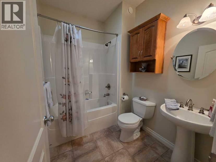 725 27 Street — photo 33 of 40